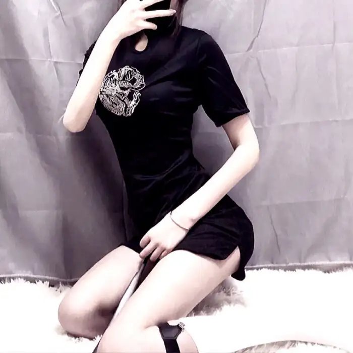 我们全村都不是人